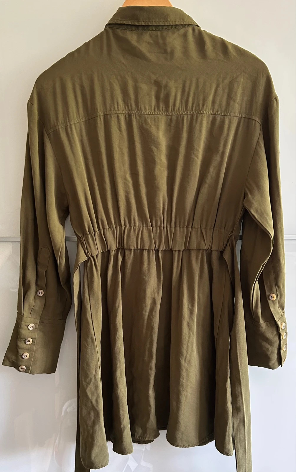 Robe chemise Zara kaki Taille XS/S ceinturée fluide – Zara – taille XS / 34 / 6 5