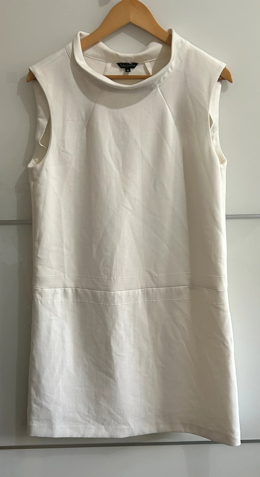 Robe Tara Jarmon 40 blanche droite chic élégante