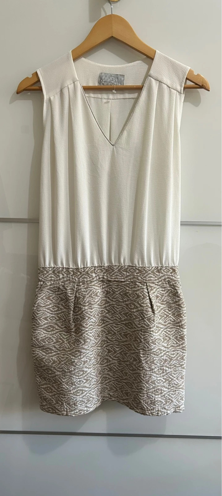 Robe Mamouchka Taille S écru doré chic fluide