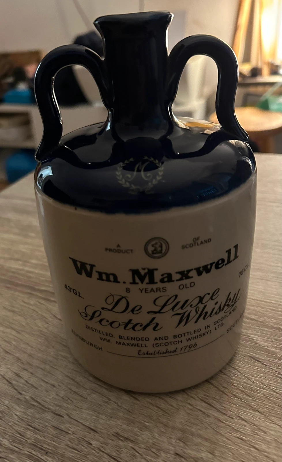 Carafe ancienne Wm. Maxwell De Luxe Scotch Whisky 8 Years céramique vintage 75 cl – Wm.Maxwell 5