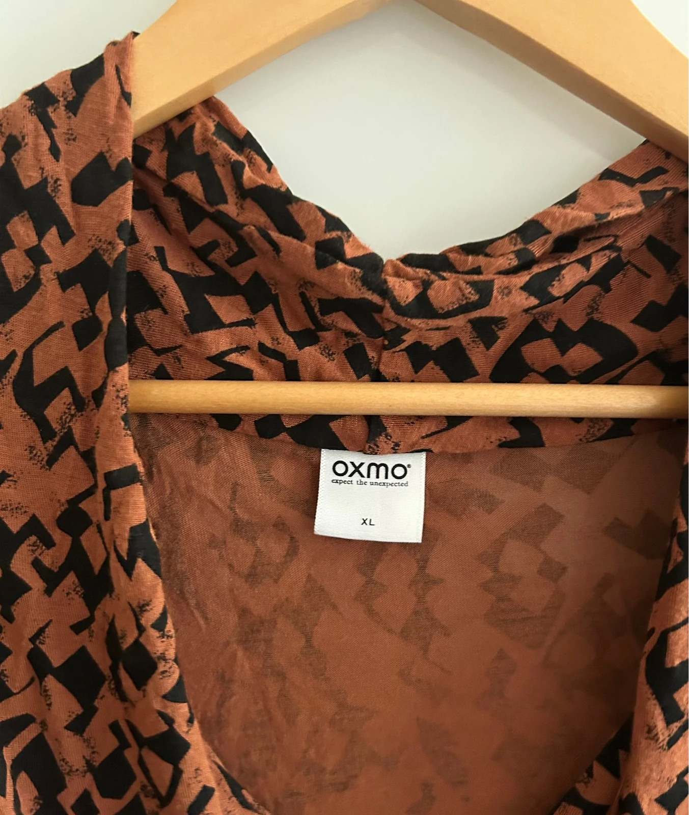 Robe fluide légère Oxmo XL viscose extensible marron noir – OXMO – taille XL / 42 / 14 5