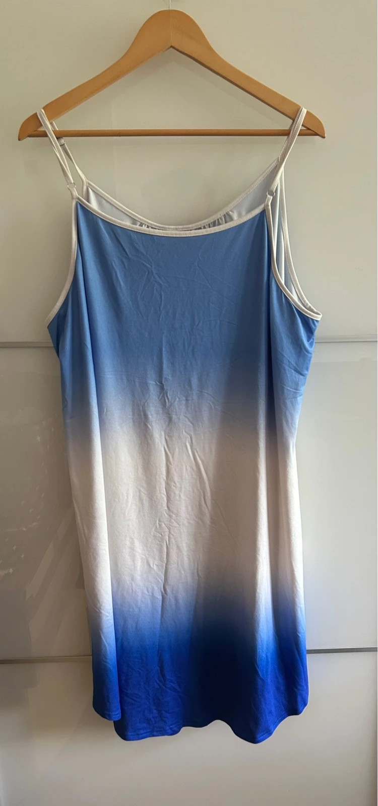 Robe grande taille 4XL 50 52 fluide extensible dégradé bleu bretelles – Shein – taille 5XL / 50 / 22 4