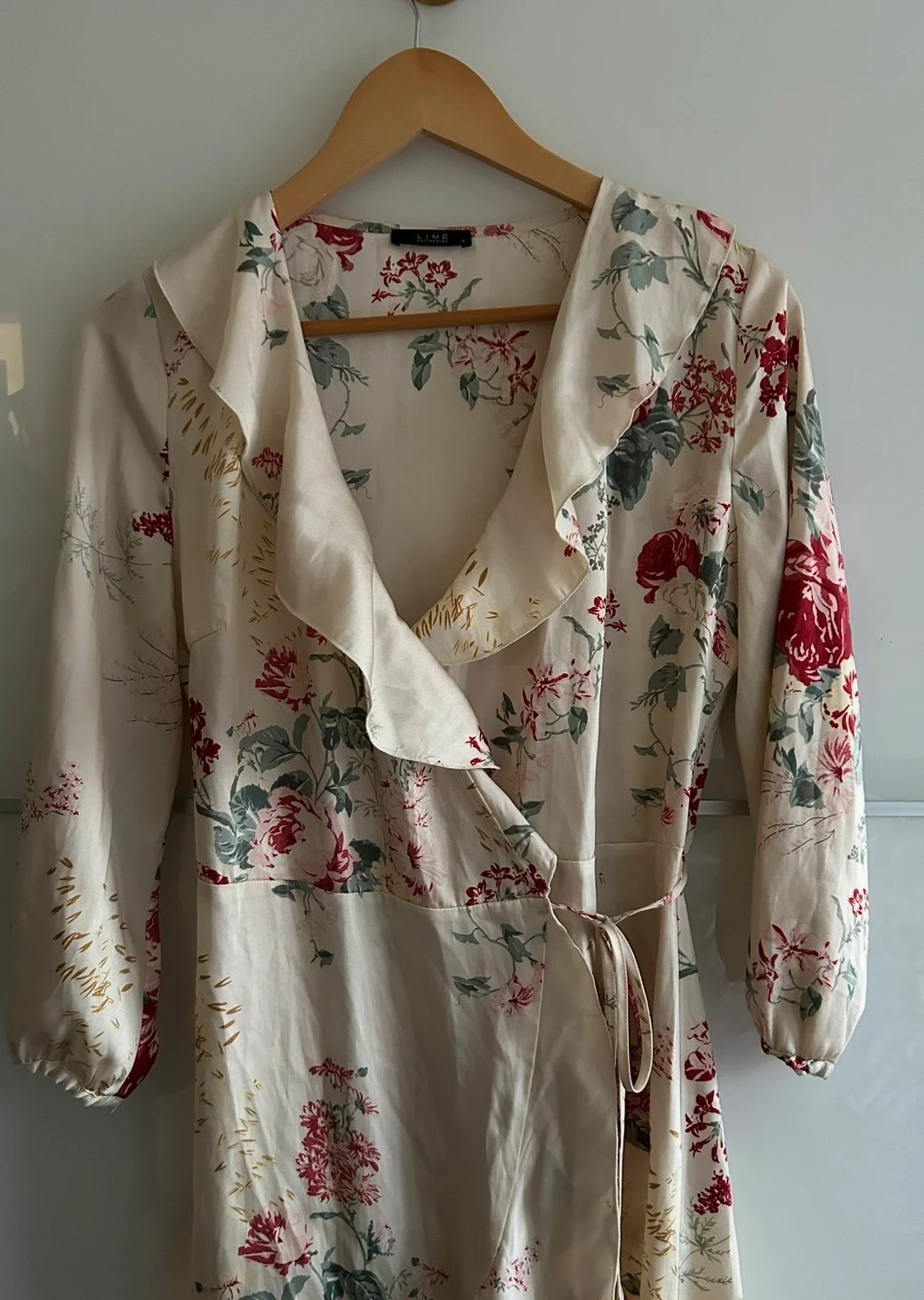 robe portefeuille fleurie LIME S beige volantée fluide romantique chic – Lime – taille S / 36 / 8 2