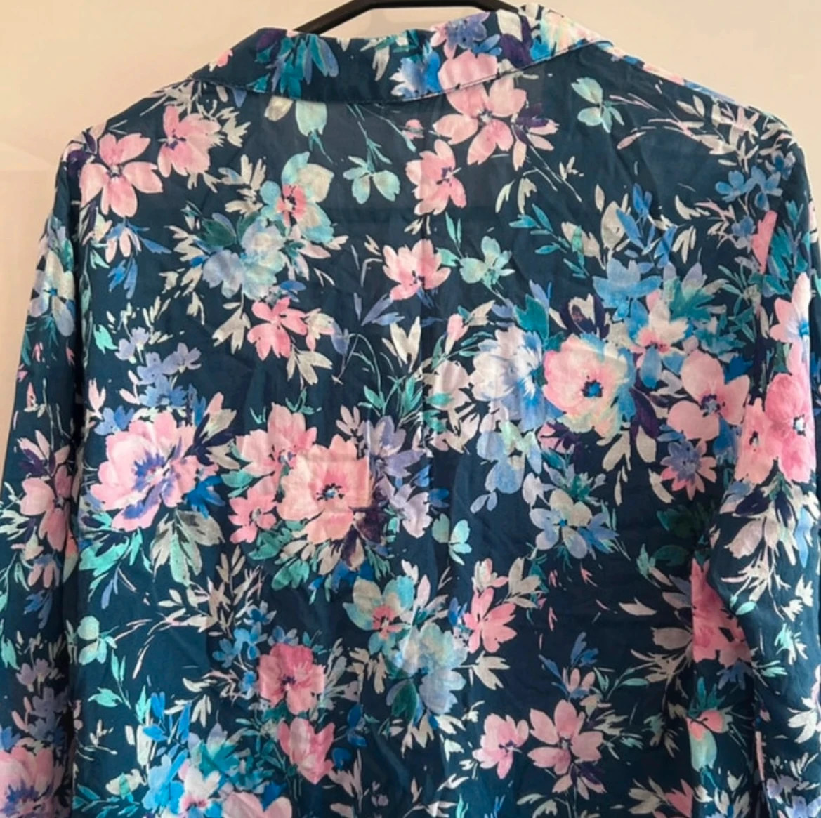 Chemise Armand Thiery 100% viscose fleurie fluide T40 – Armand Thiery – taille L / 40 / 12 5