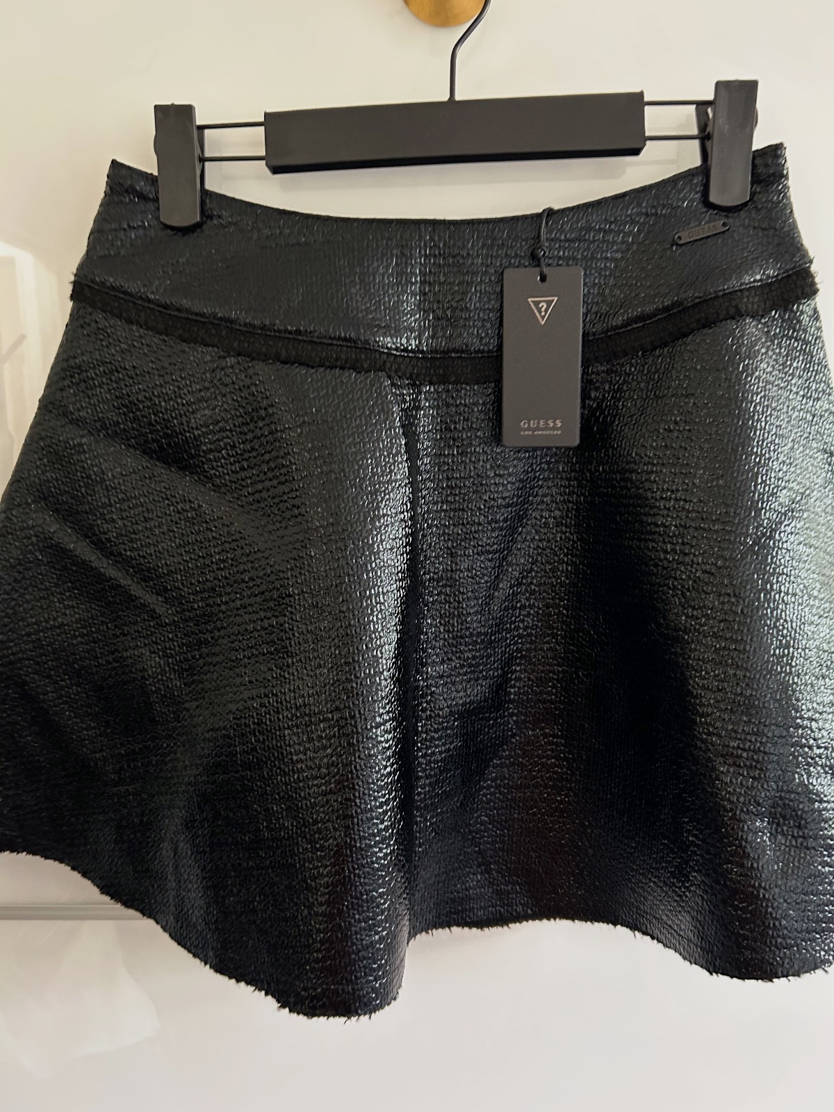 Jupe Guess 36 noire brillante texturée évasée neuve avec étiquette – Guess – taille S 6