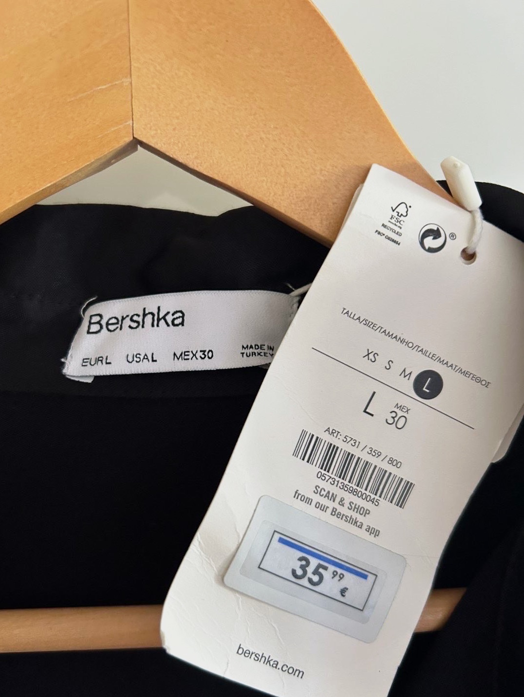 Robe chemise satinée neuve noire Bershka – Bershka – taille L 5