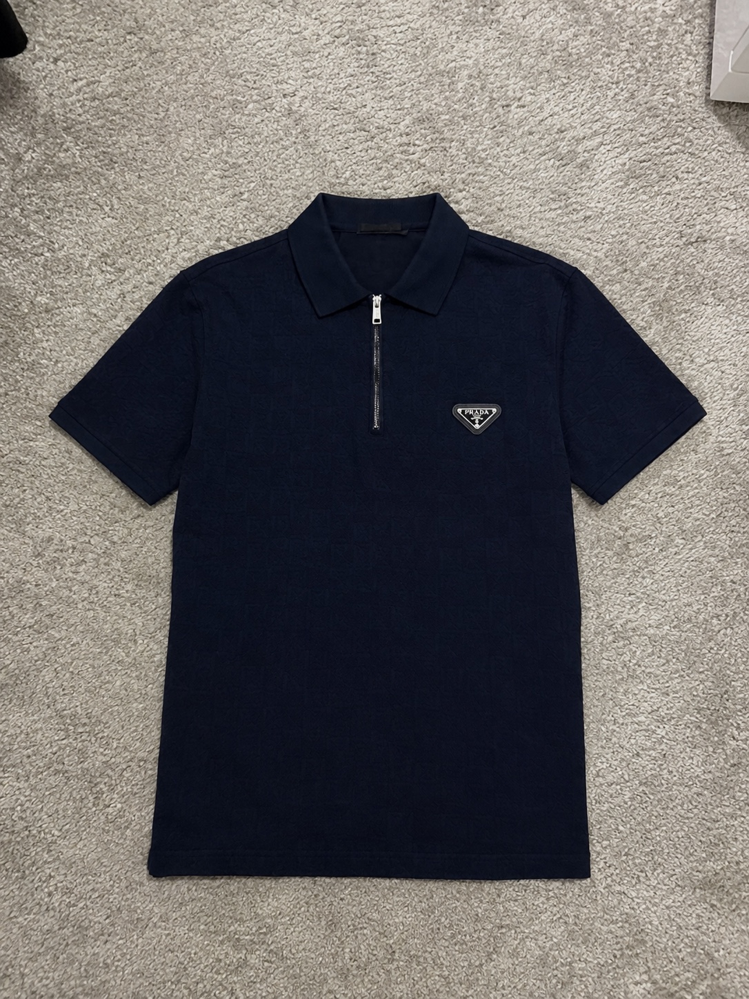 Prada Milano Navy Blue Half-Zip Polo Shirt – Size M – Prada – taille Taille unique
