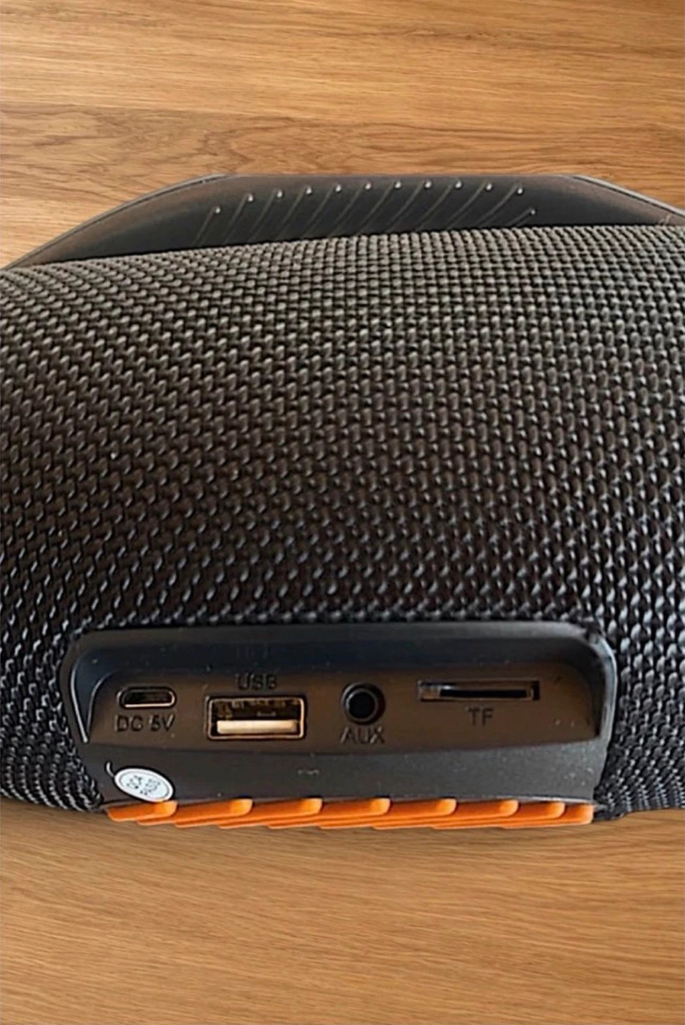 Portable Bluetooth Speaker 10W Waterproof with LED Light and Handles – genérico 3