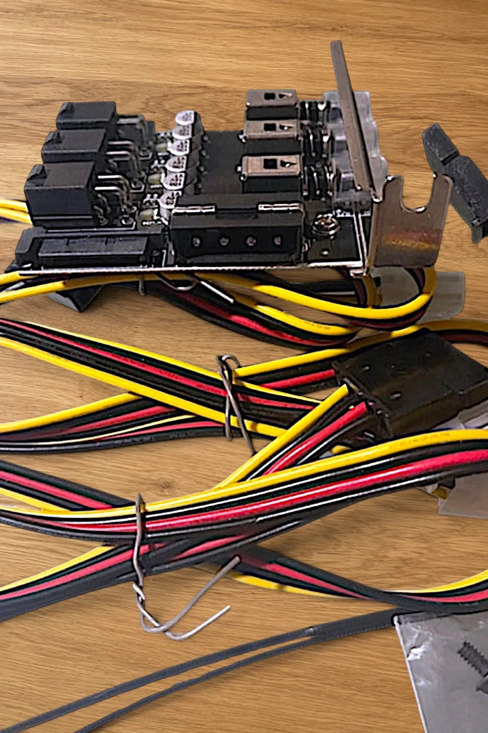 Controlador de Alimentación para 3 Discos Duros Hdd/Ssd • Pc – Generic 4