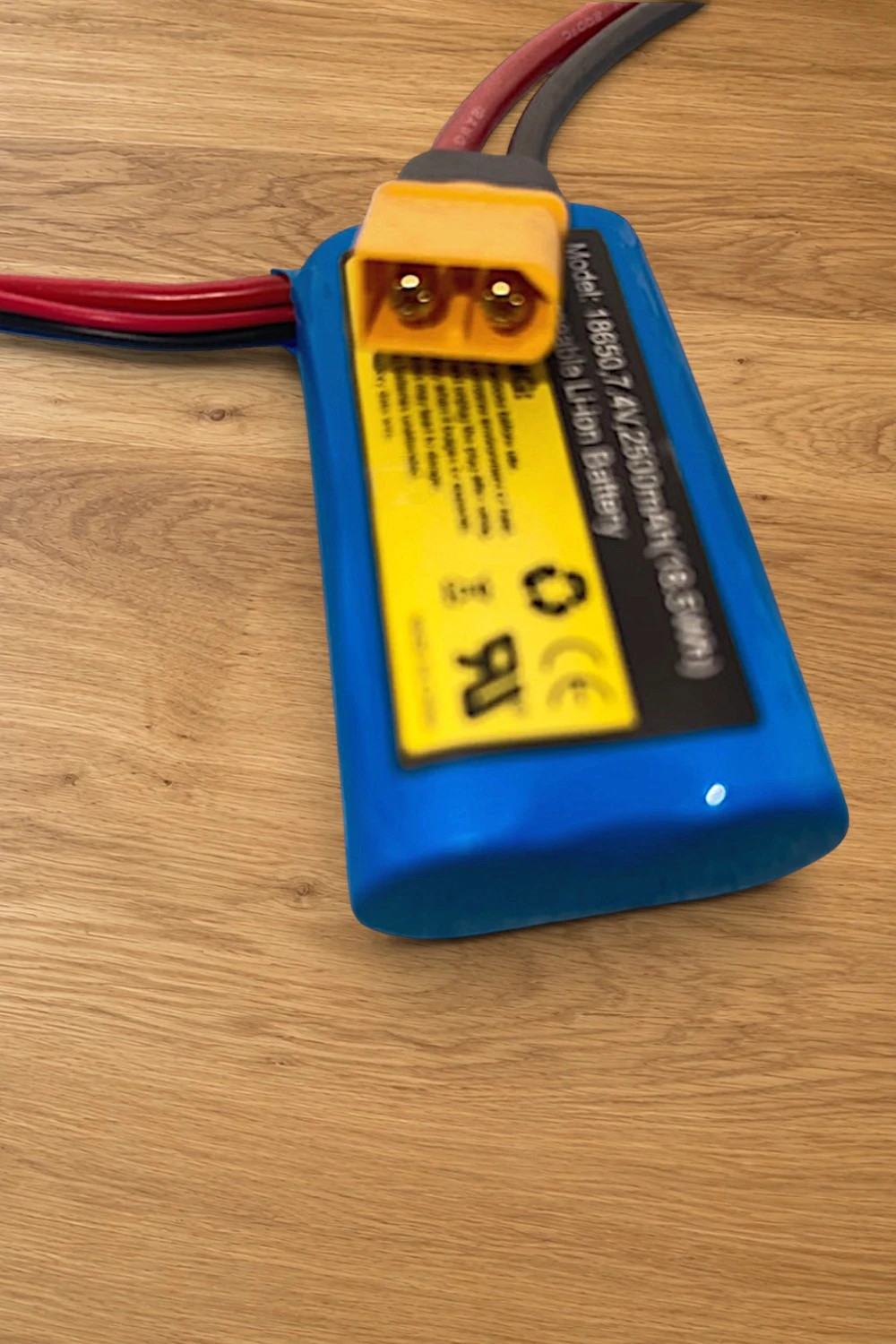 Batería Li-ion 7.4V 2500mAh 18650 RC + Cable XT60 – Generic 2