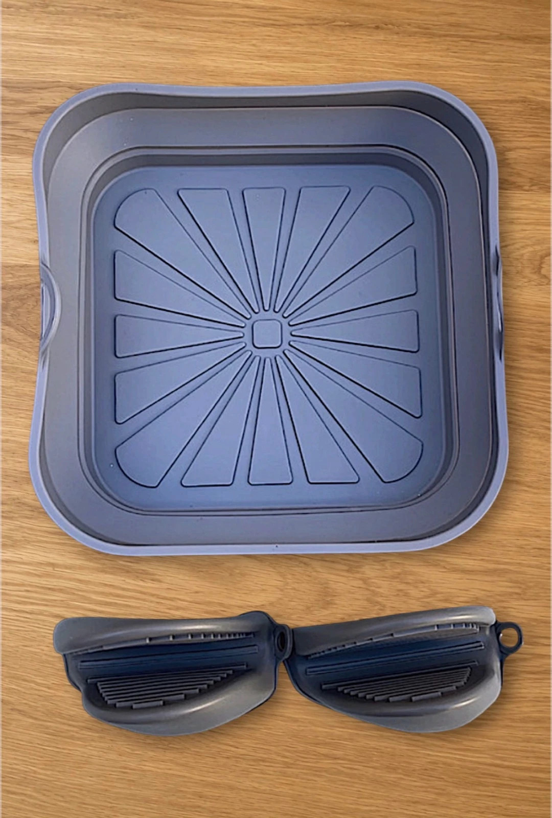 Pack Nuevo Air Fryer Cuadrada: Molde Silicona Plegable 20x20 + Guantes Gris – Accessories 2