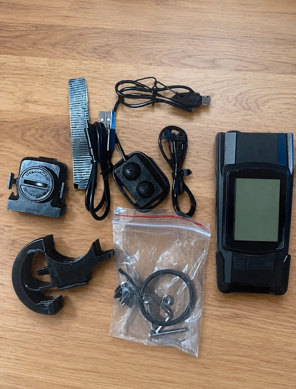 Bike kilometre counter with light and doorbell 3 in 1 – Universal