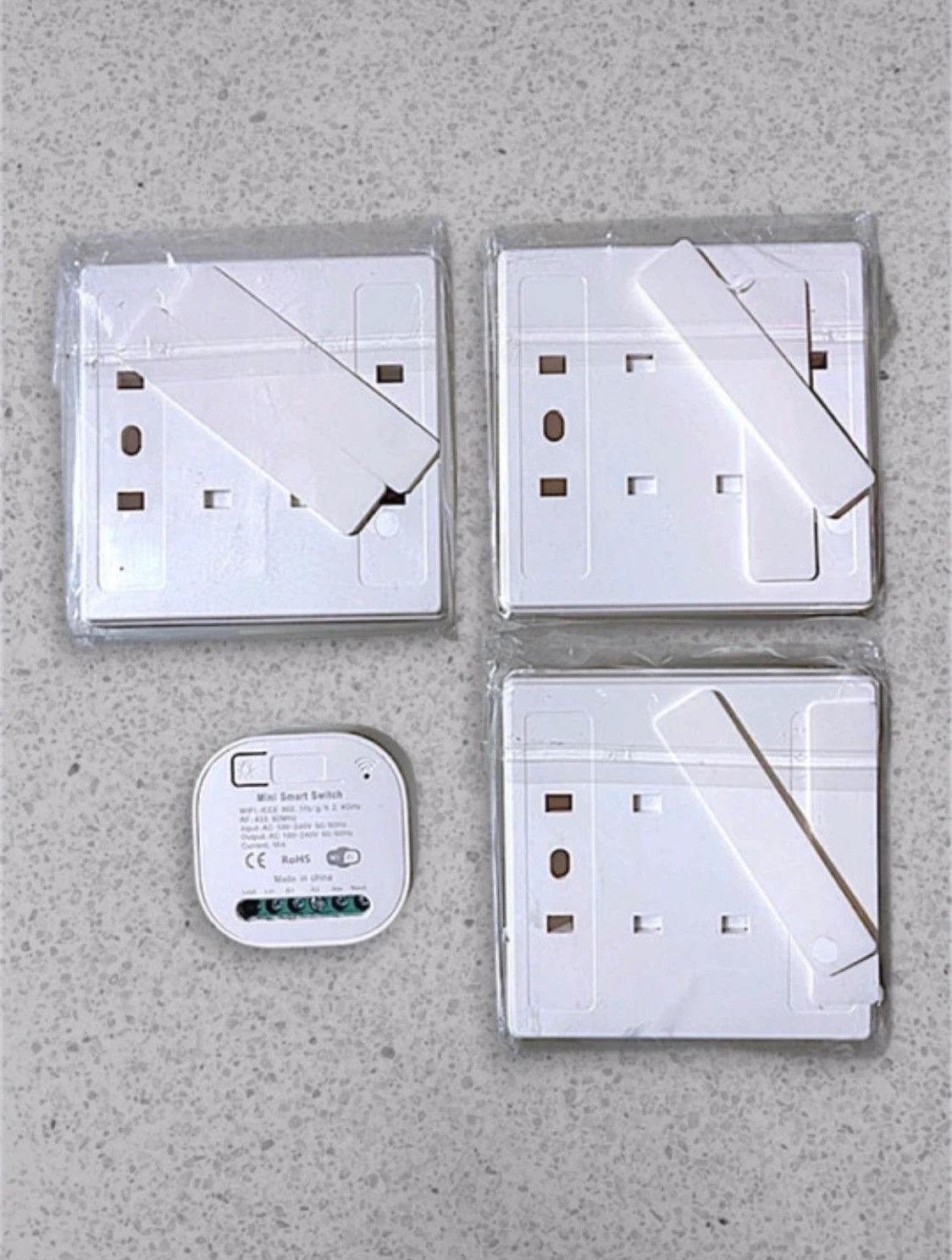 Kit Interruptor WiFi Smart 1 Gang + 3 Mandos Inalámbricos Sin Obras 2