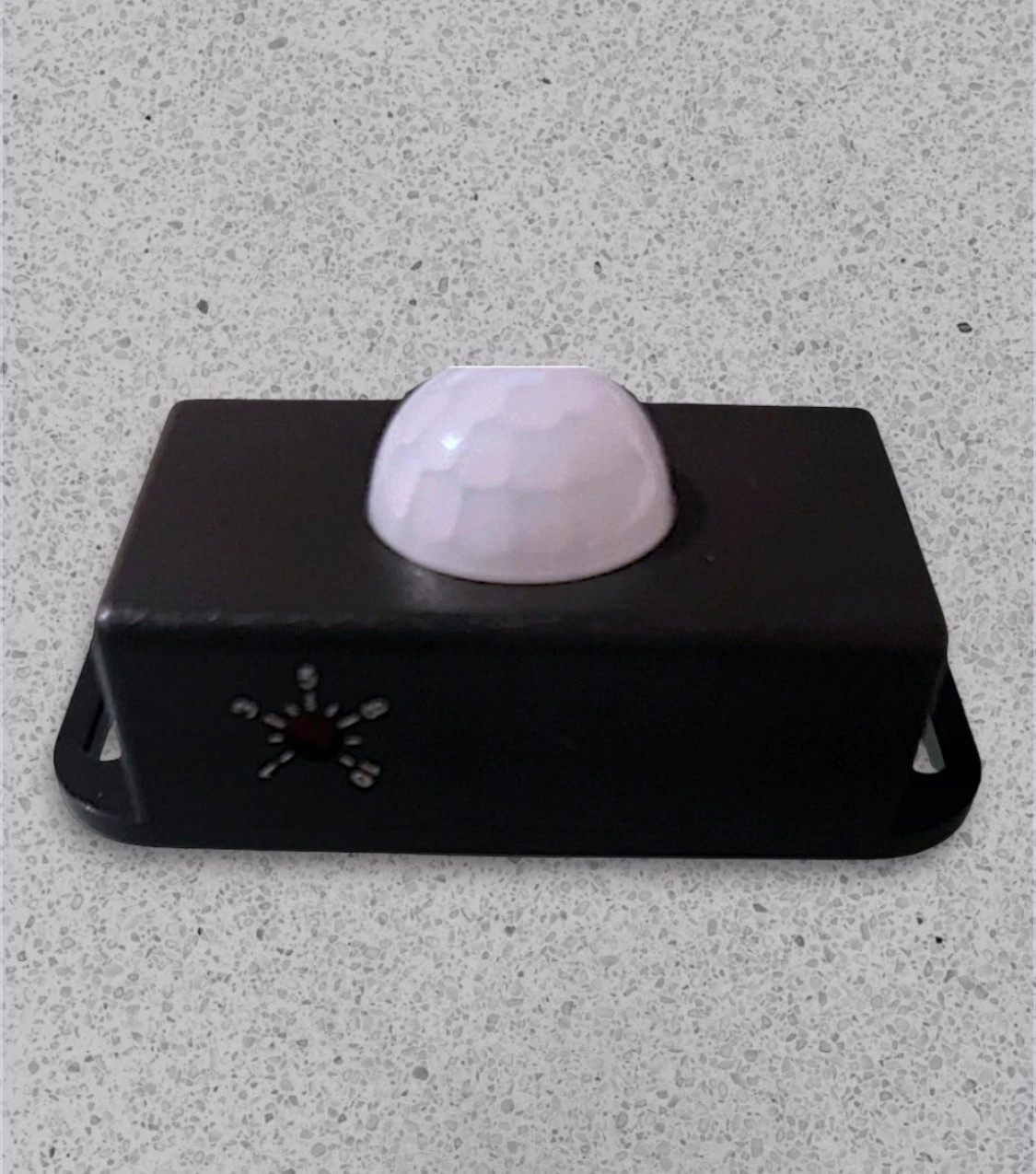 Sensor de Movimiento PIR-8 12V/24V 8A LED – Universal 3