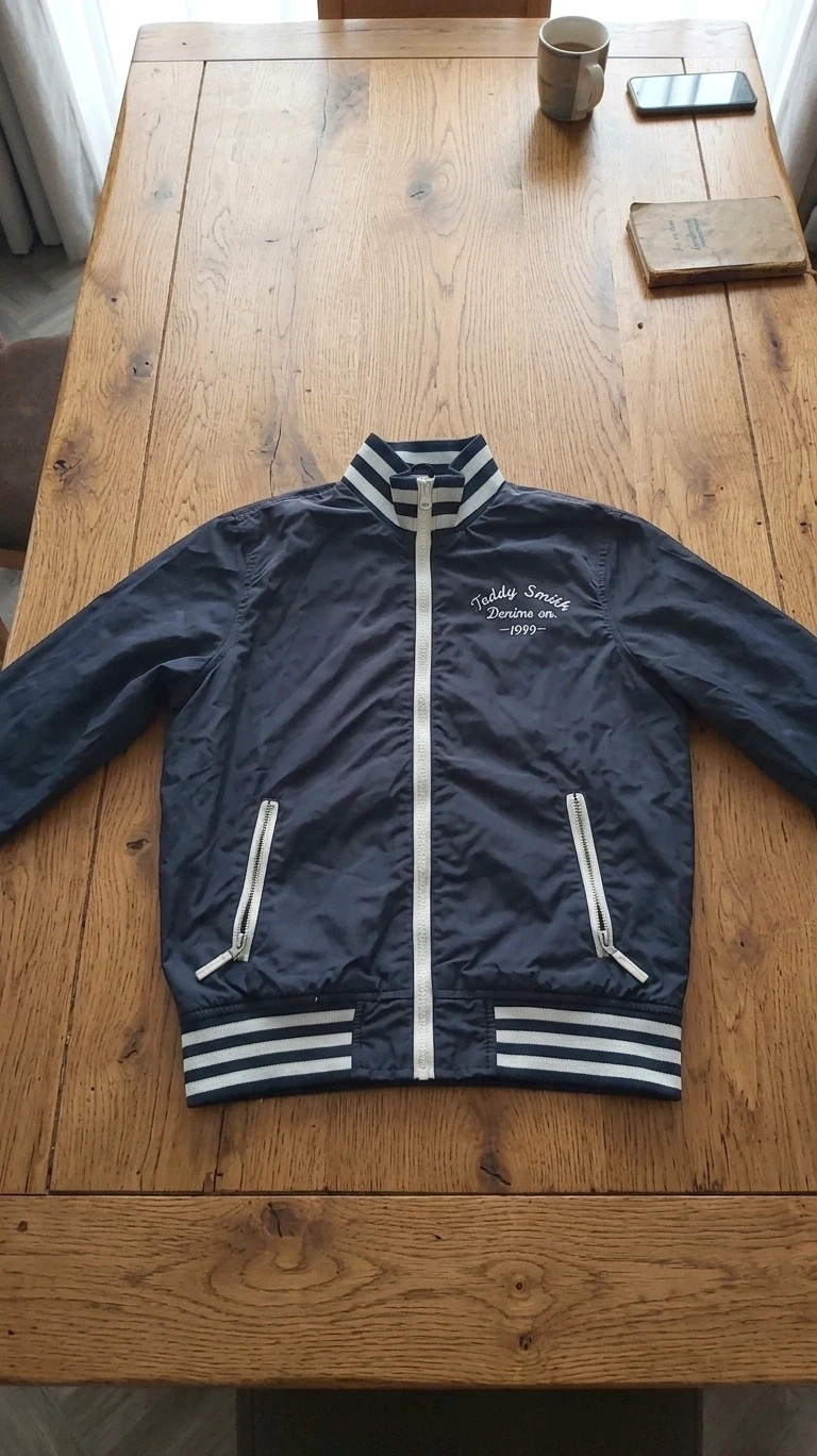 Veste Teddy Smith taille 12 ans