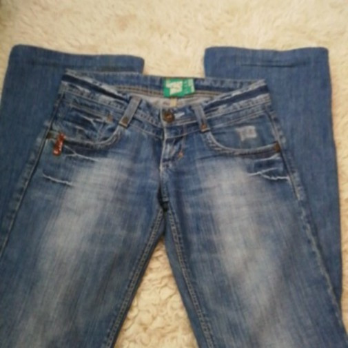 vaqueros Breskha – Bershka – taille XXS / 32 / 4 4
