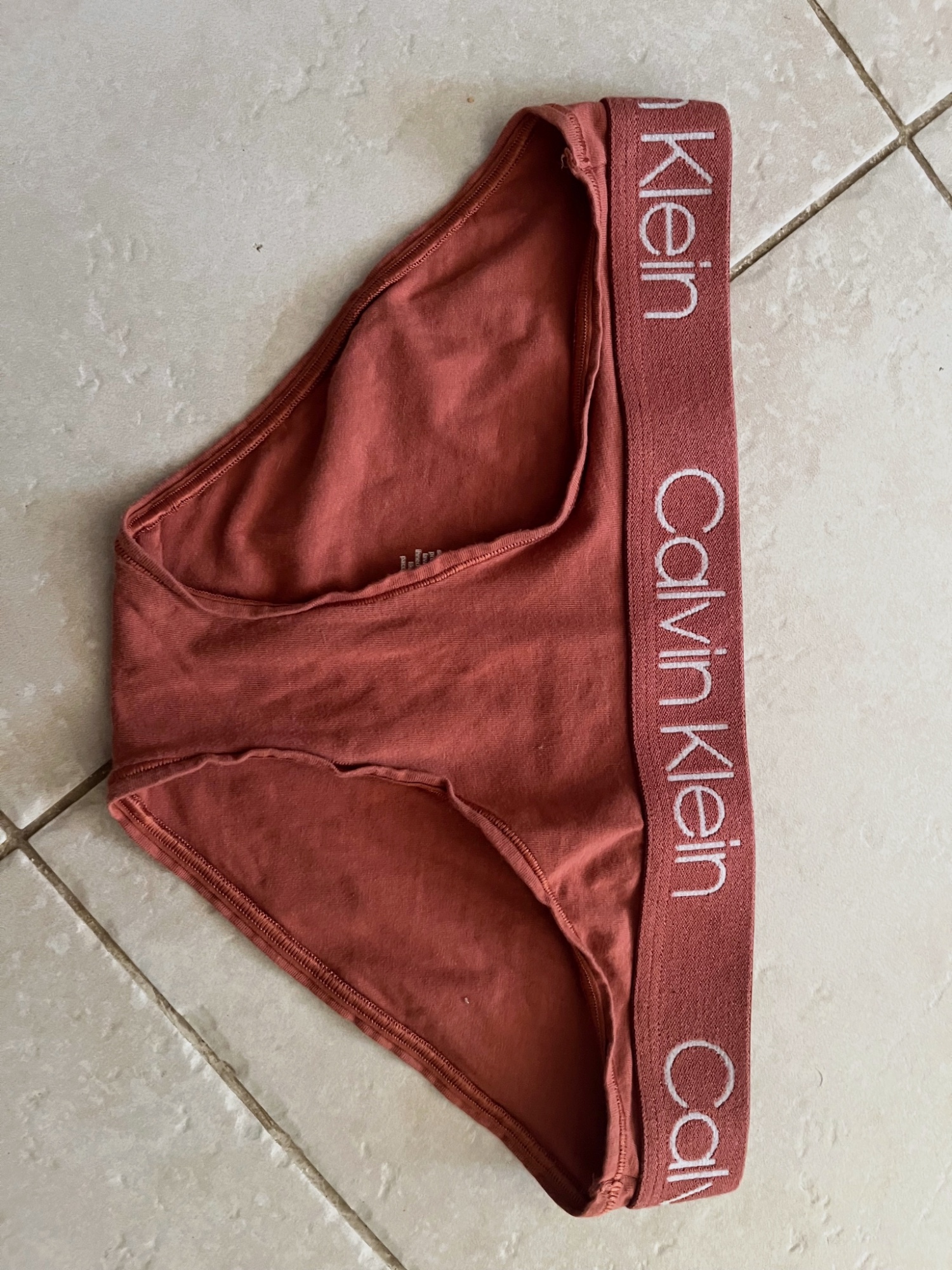 Culotte Calvin Klein bordeaux taille S