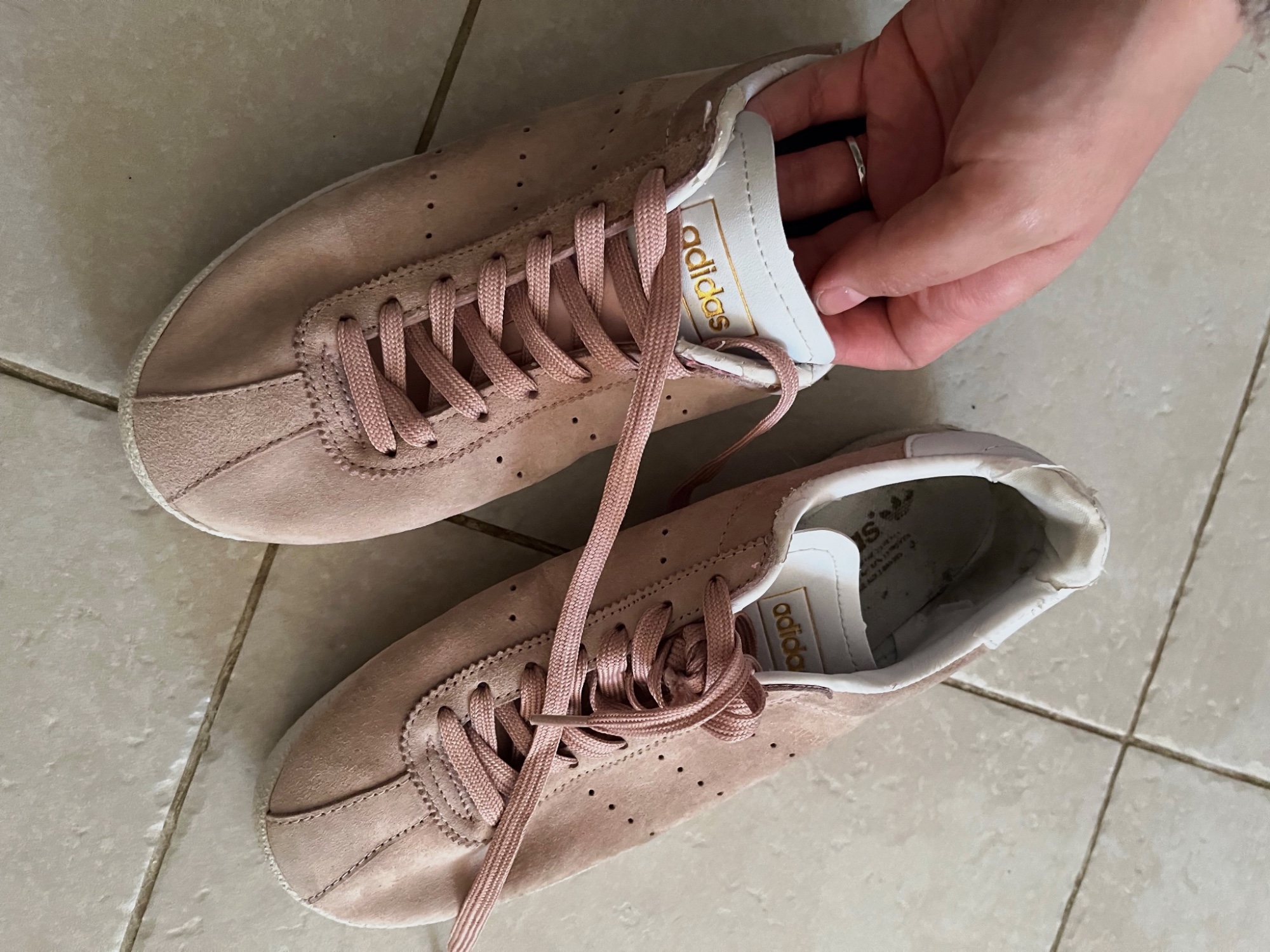 Baskets Adidas Topanga en daim rose pointure 40