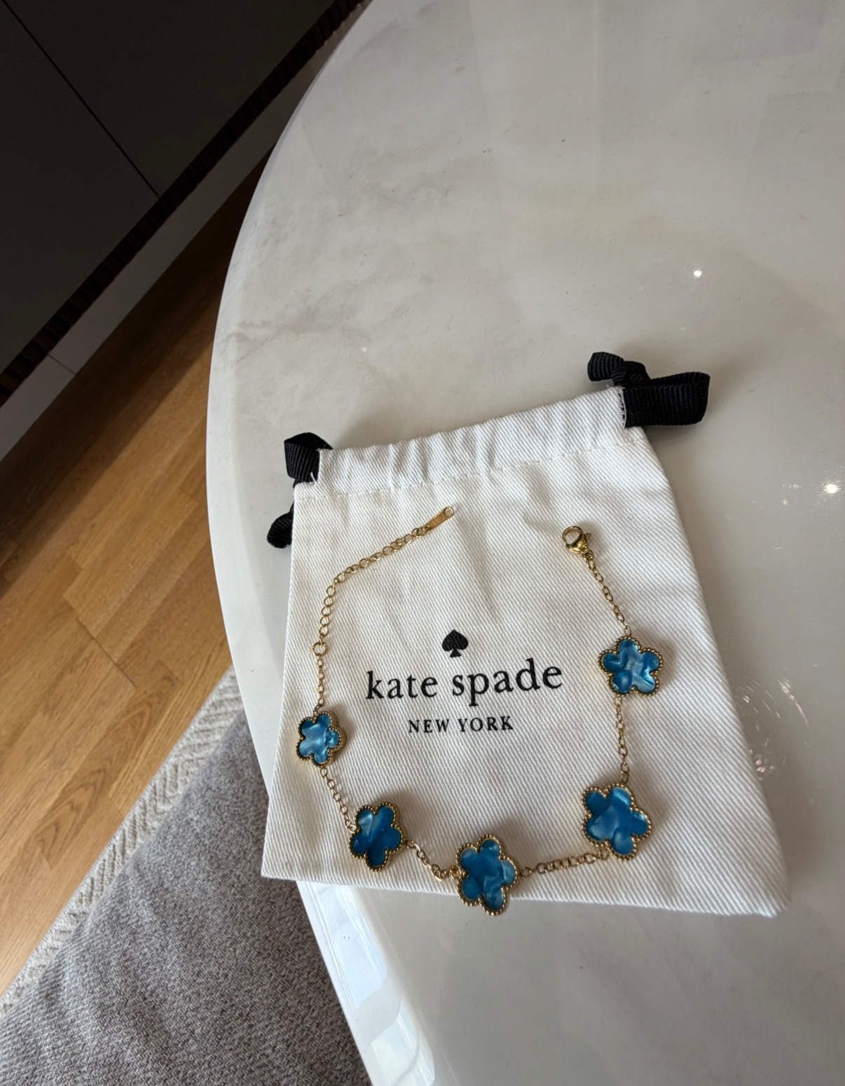Kate Spade bracelet chaîne fleurs bleues 3