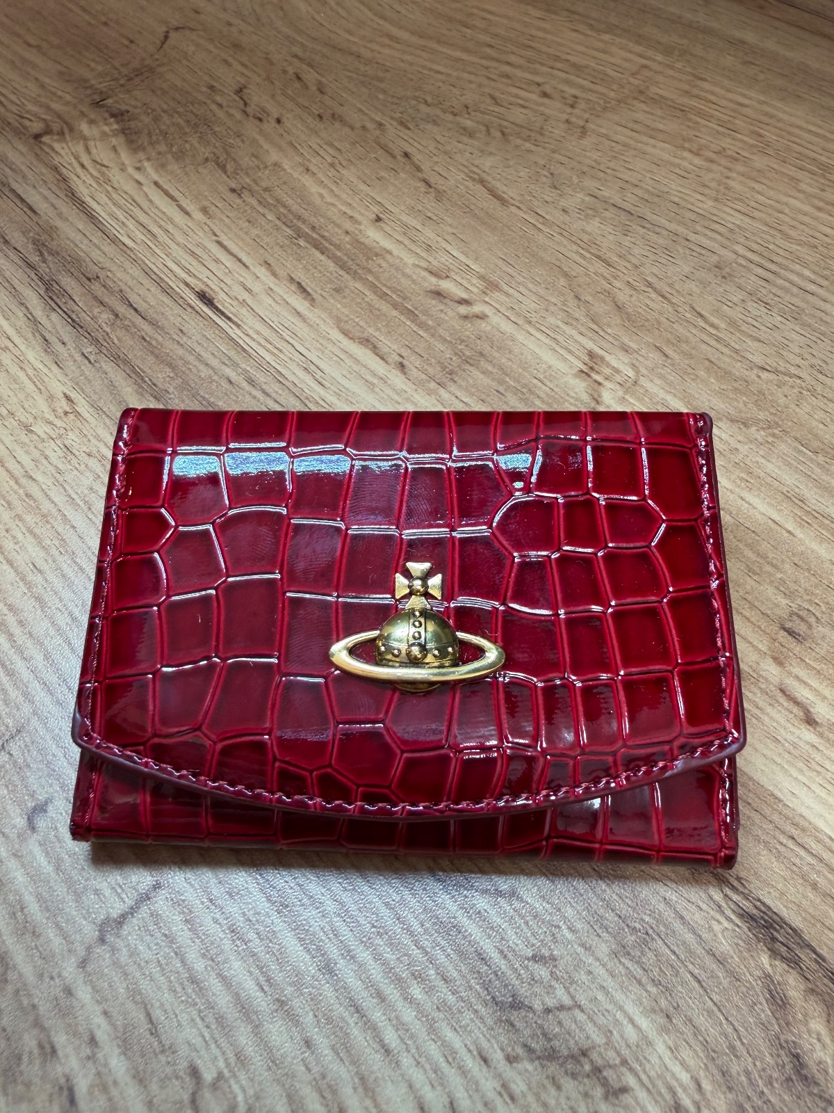 Portefeuille Vivienne Westwood cuir crocodile rouge