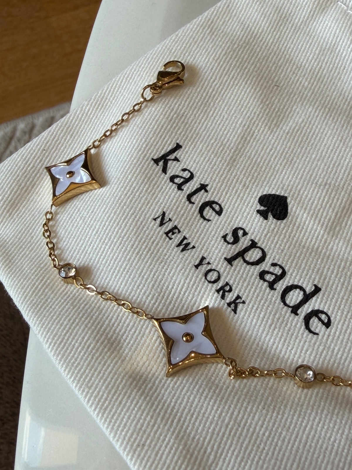 Kate Spade bracelet chaîne dorée 3