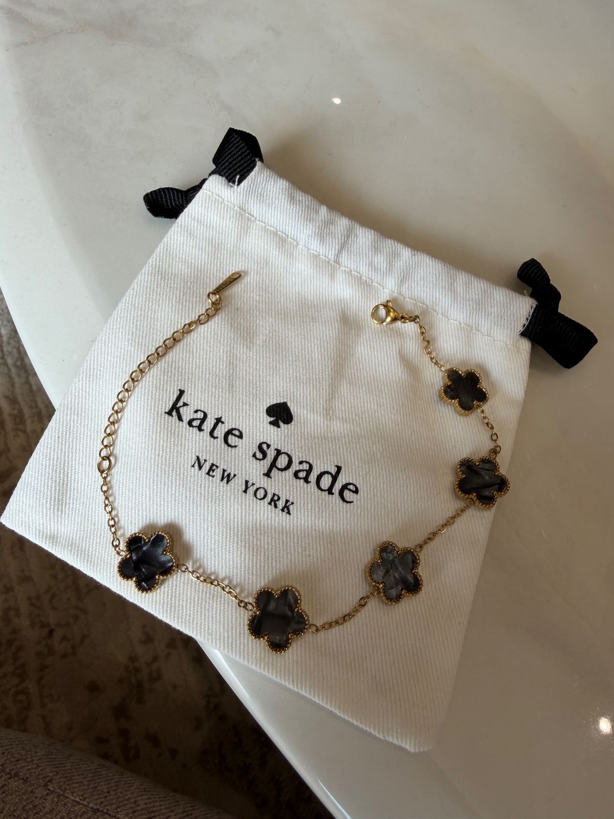 Bracelet Kate Spade trèfle noir or 2