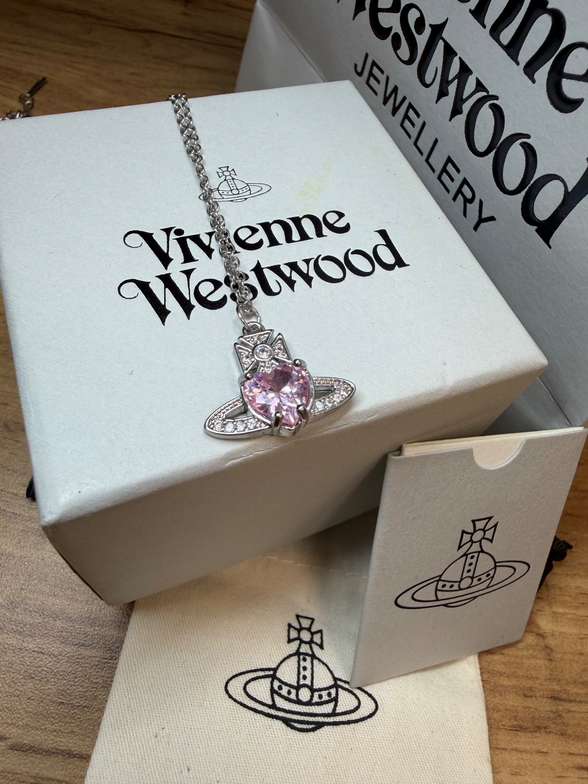 Vivienne Westwood Collier Orb Rose 4