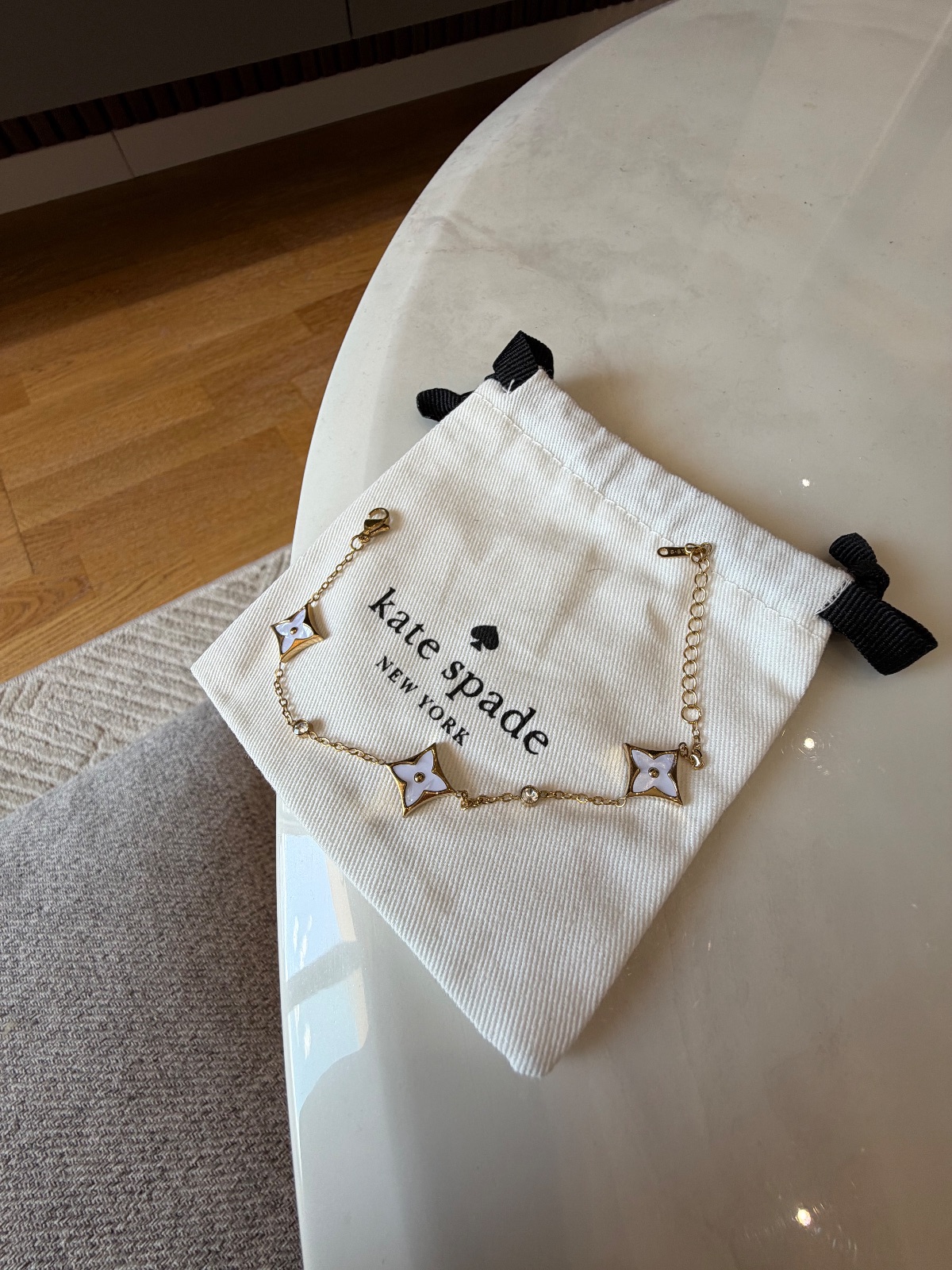 Kate Spade bracelet chaîne dorée