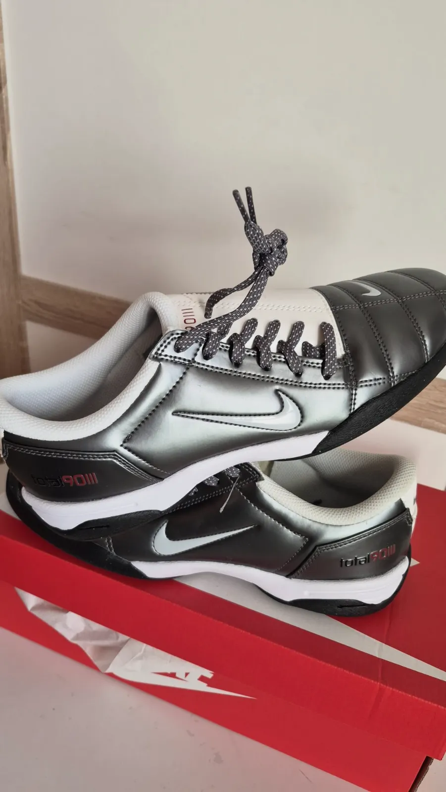 Nike Total90 III – Chaussures de futsal neuves – T42.5