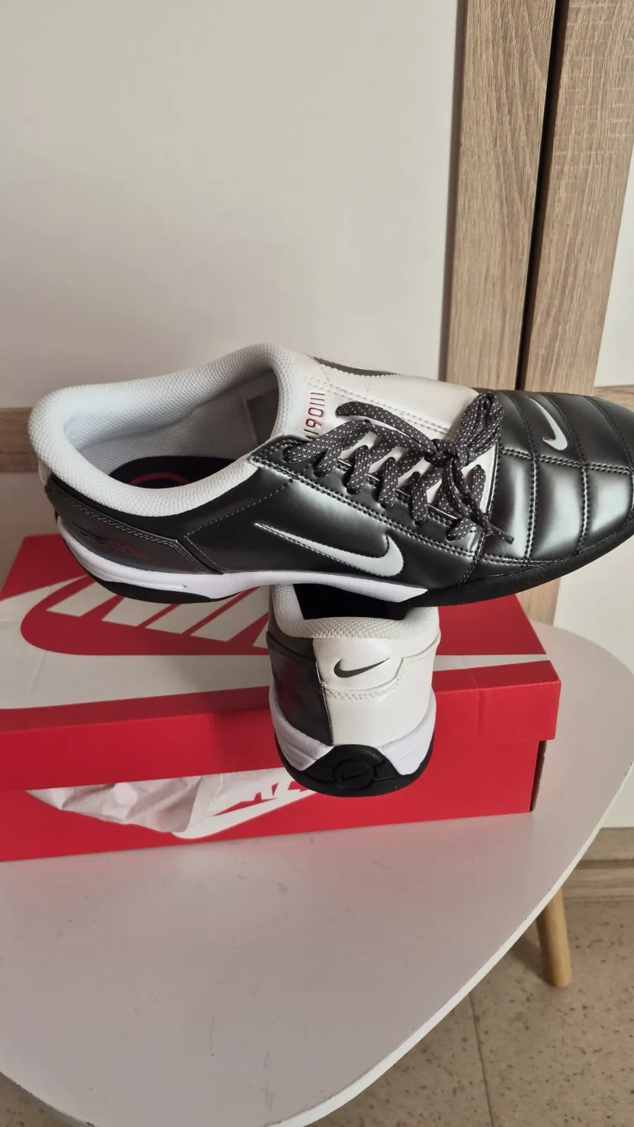Nike Total90 III – Chaussures de futsal neuves – T42.5 – Nike – taille EU 42 4