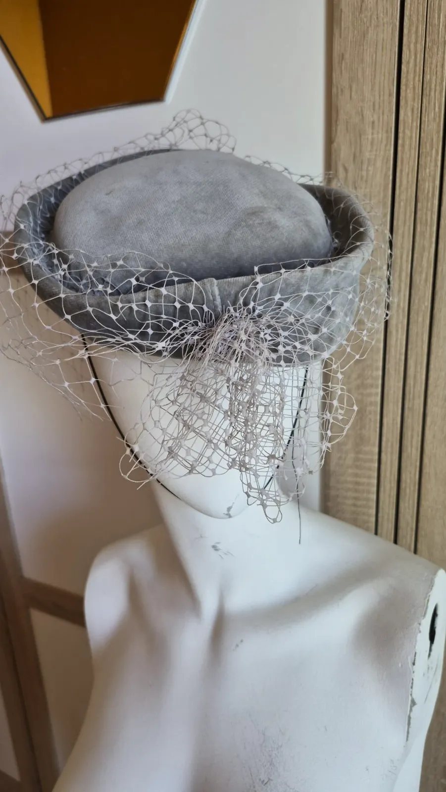 Toque vintage grise avec voilette – C&A – taille Taille unique 4