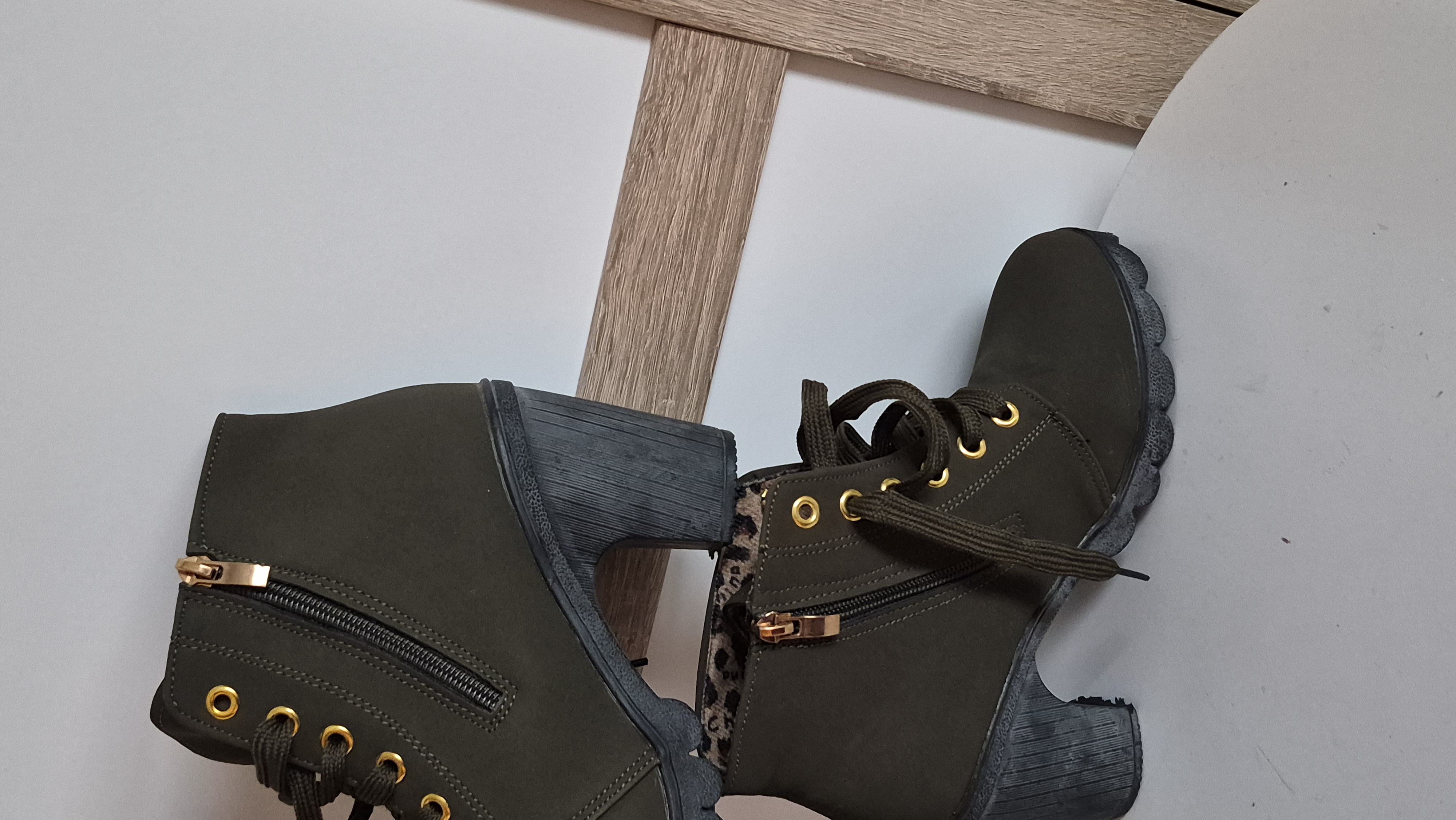 Bottines à talon kaki – China – taille EU 37 3