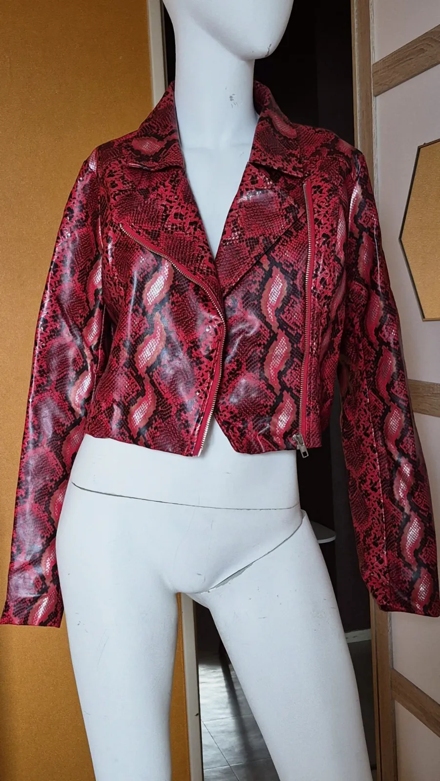 Veste courte effet python – PrettyLittleThing – PrettyLittleThing – taille S 3