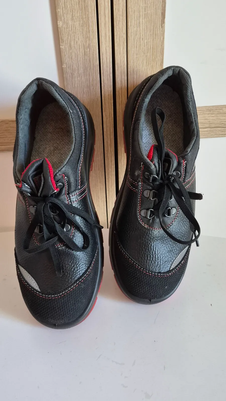 Chaussures de sécurité – Fabriquées en Italie – taille EU 42 7