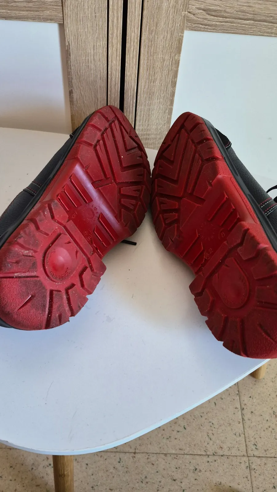 Chaussures de sécurité – Fabriquées en Italie – taille EU 42 9