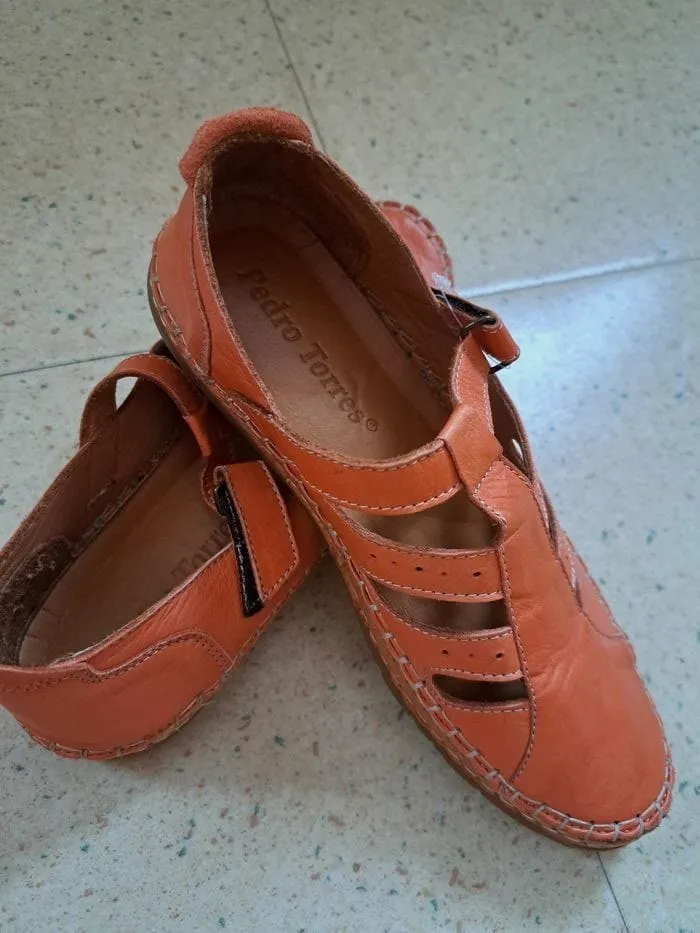 Sandales d'été en cuir neuf  – Pedro Torres – taille EU 37 5