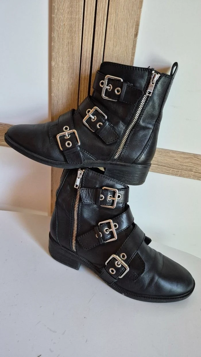Bottines ALDO noires à boucles