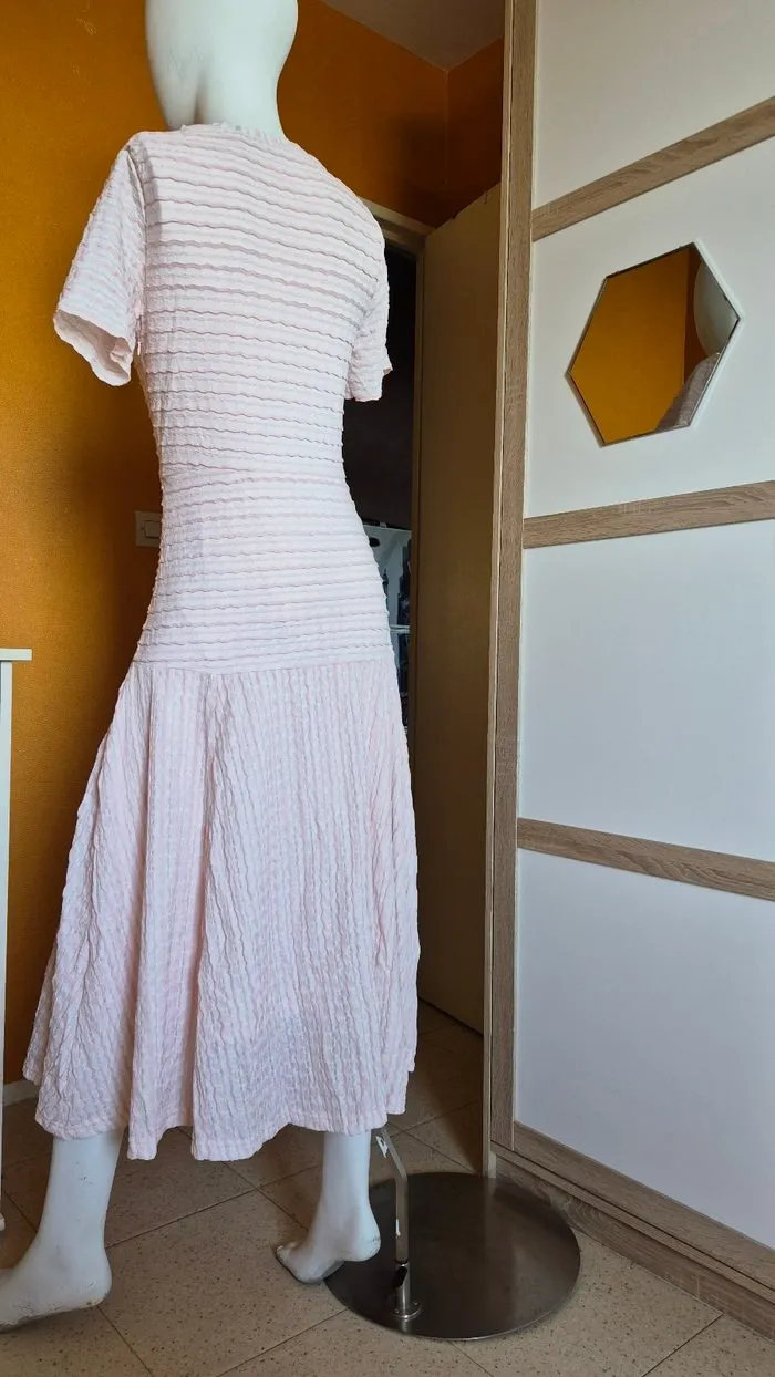 Robe neuf – Emilie Paris – taille S 2