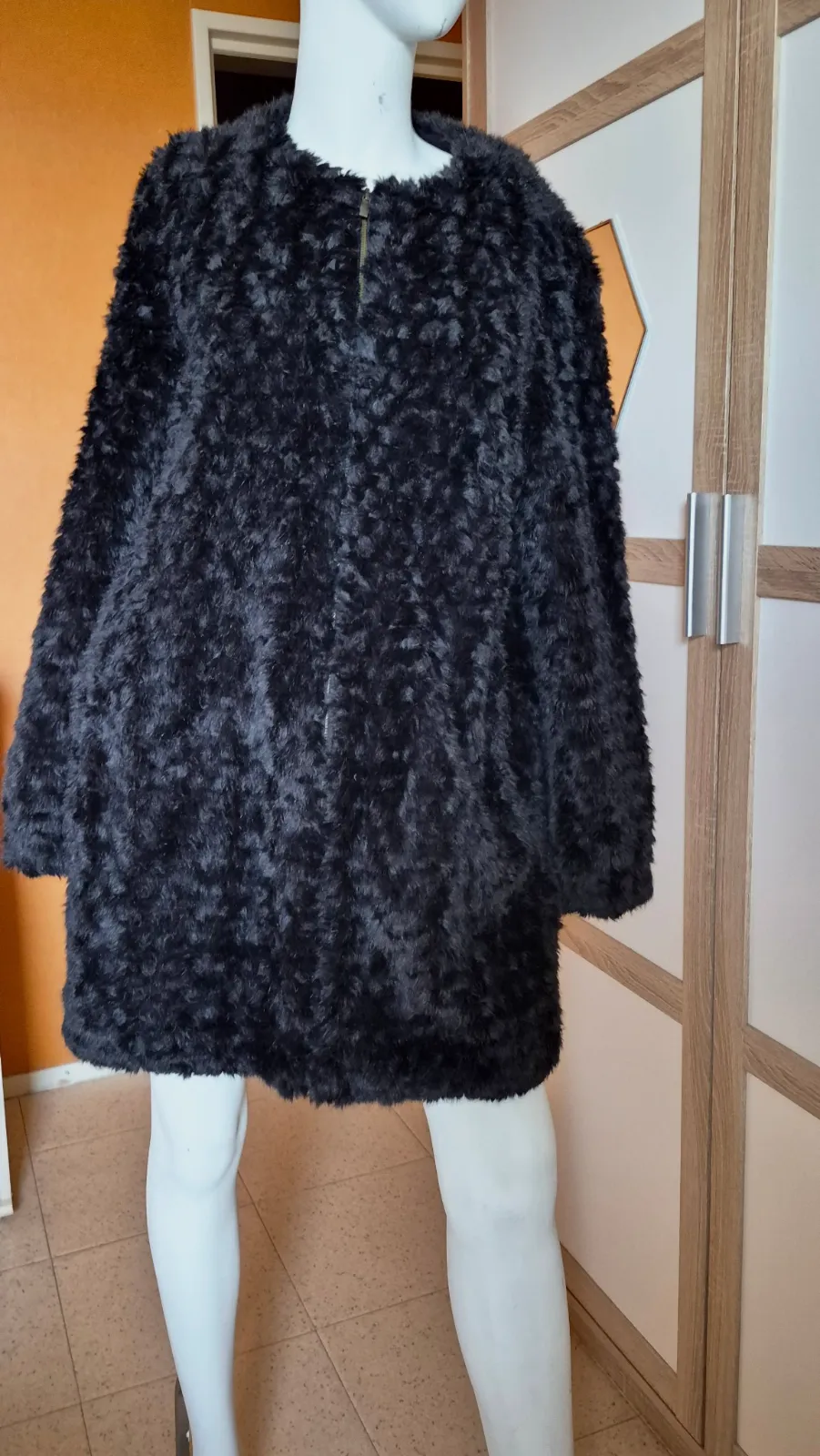 Manteau Promod noir en fausse fourrure