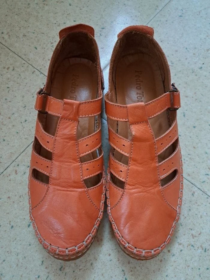 Sandales d'été en cuir neuf 
