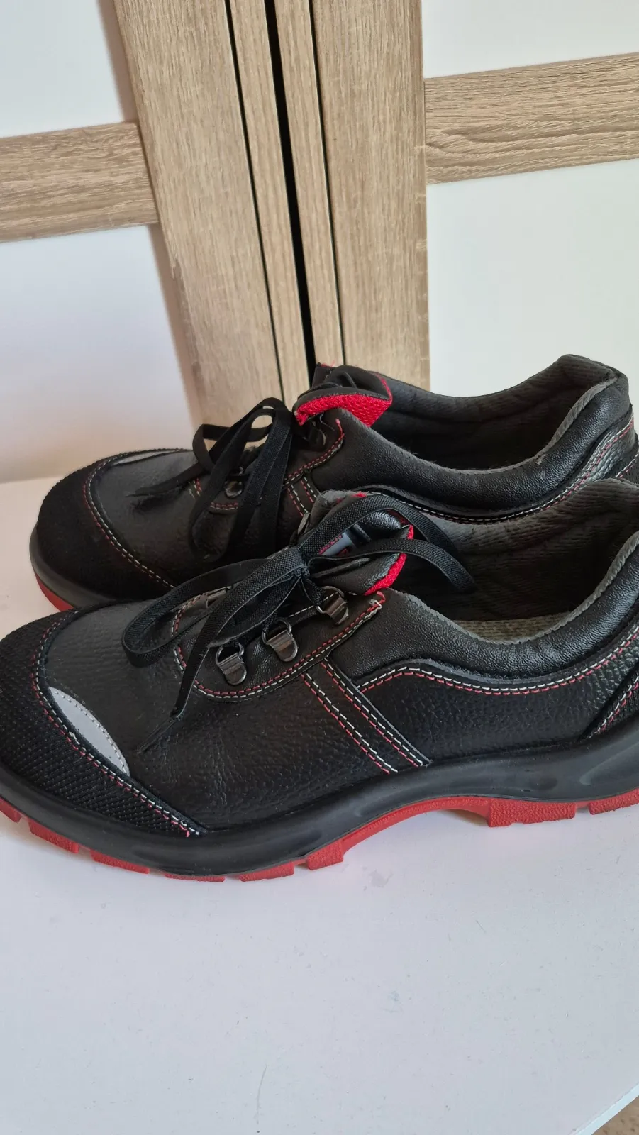 Chaussures de sécurité – Fabriquées en Italie – taille EU 42 3