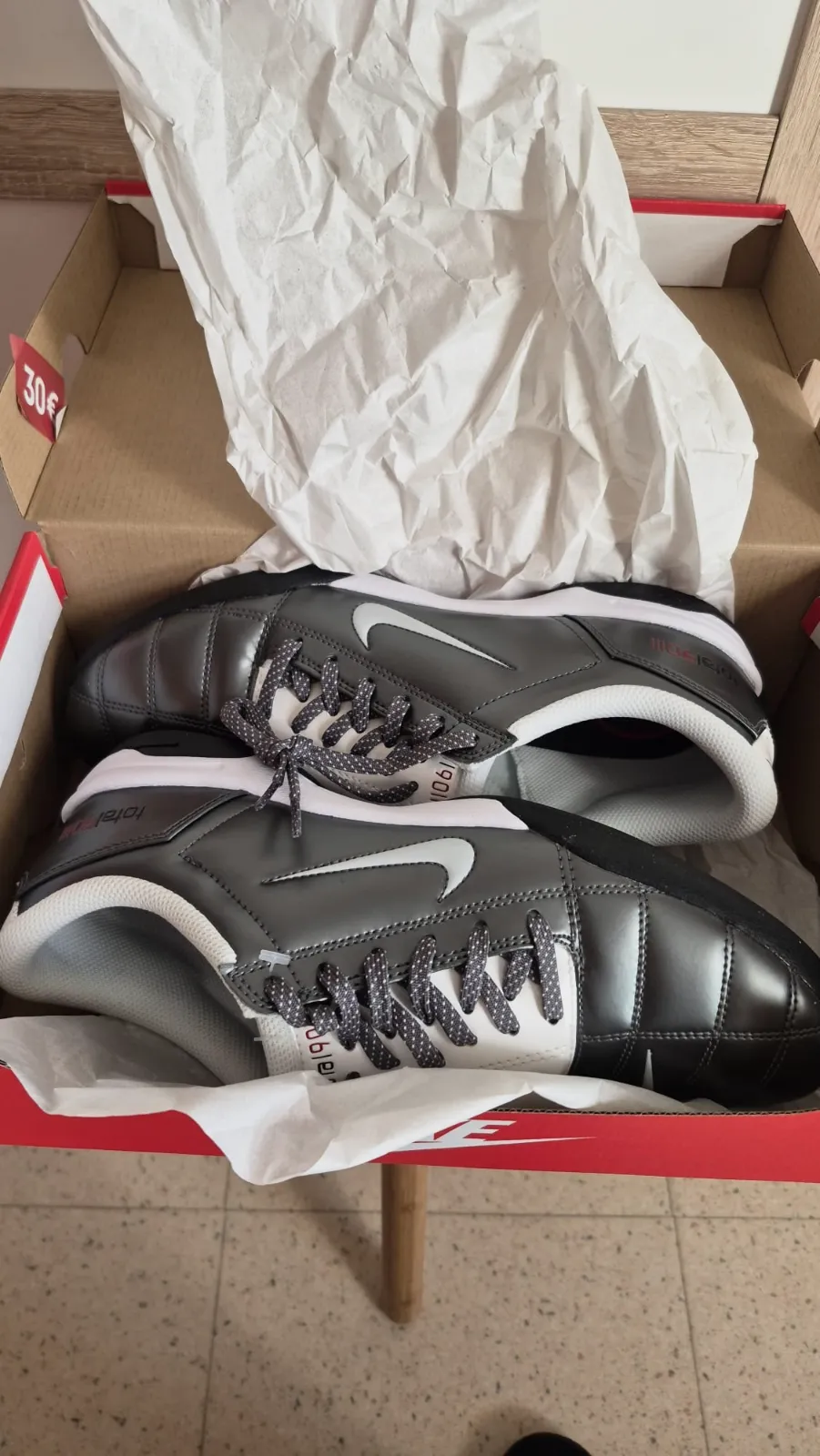 Nike Total90 III – Chaussures de futsal neuves – T42.5 – Nike – taille EU 42 3