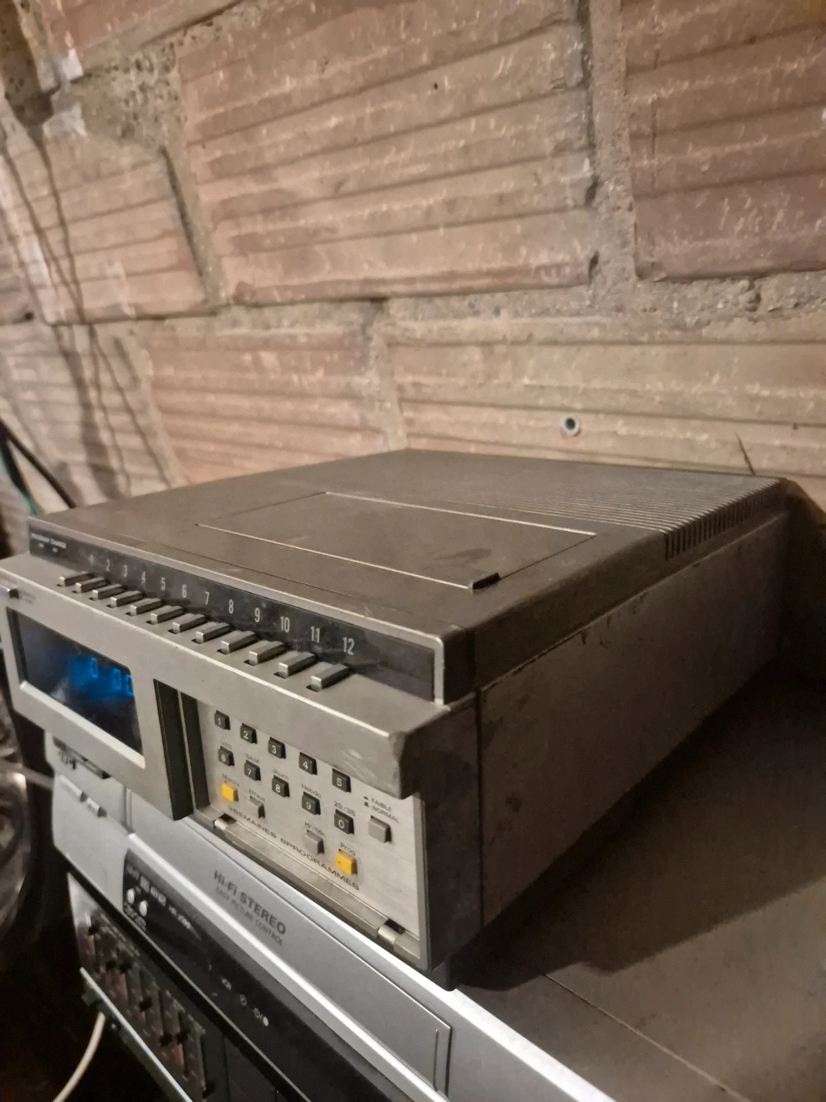 Magnétoscope Portatif Hitachi – Années 80 (Pour collection / pièces) – Hitachi 3