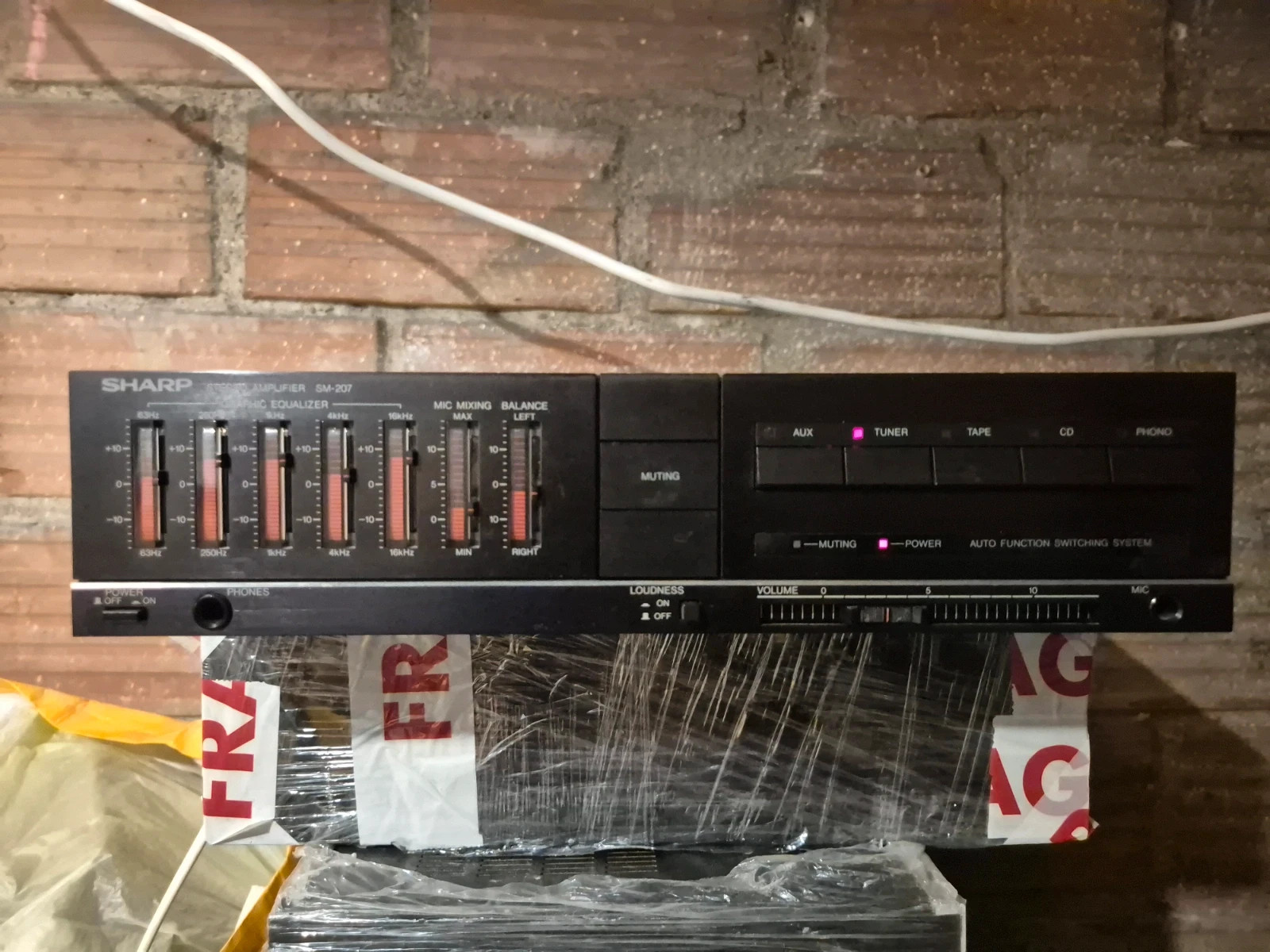 Amplificateur Vintage Sharp SM-207 – Pour pièces ou à tester