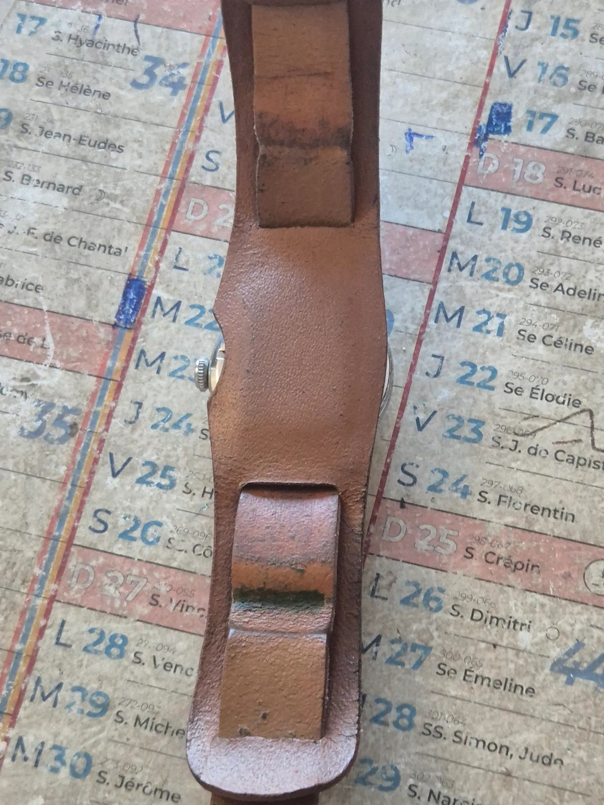Montre Militaire Vintage MILUS (Années 1940) – taille 30–38 mm 4