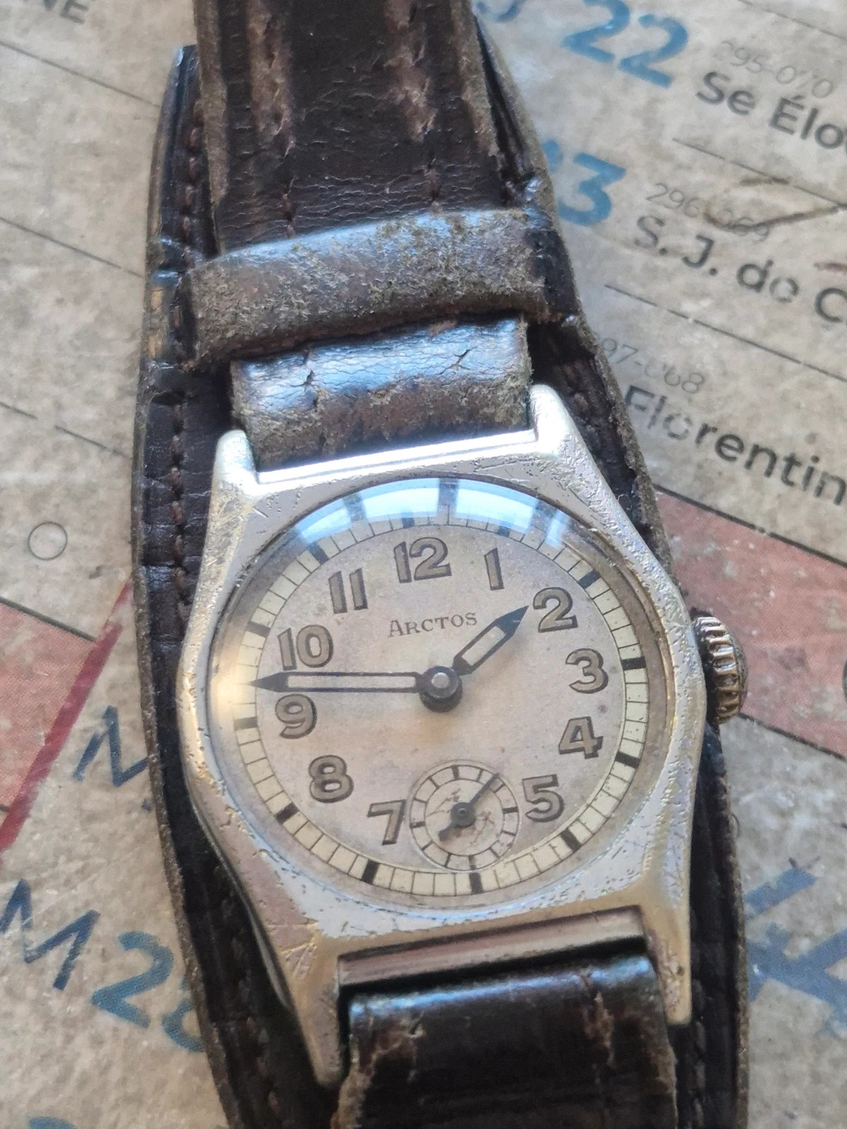 Montre vintage Arctos Allemande c. 1930-1940 – Mouvement Rare Junghans J80 – taille Jusqu'à 30 mm