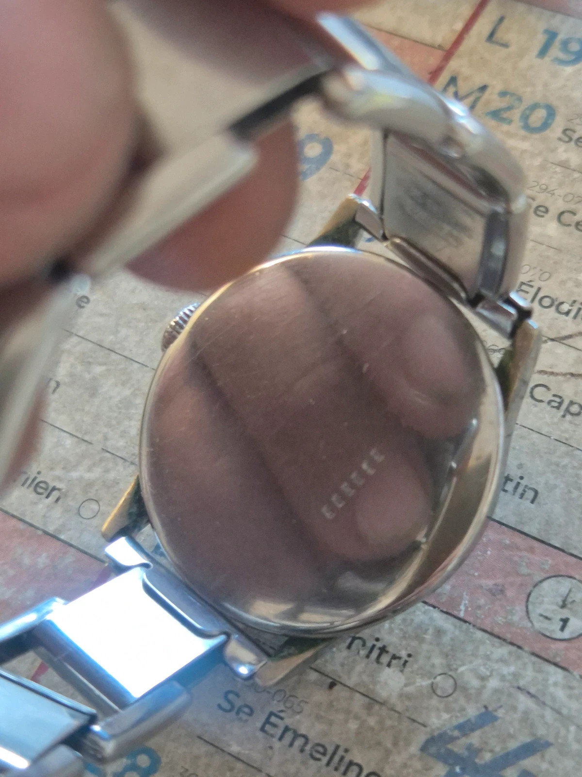 Montre Militaire Vintage RECTA Années 1940 – Calibre Suisse – Bracelet Expandro – taille 30–38 mm 4