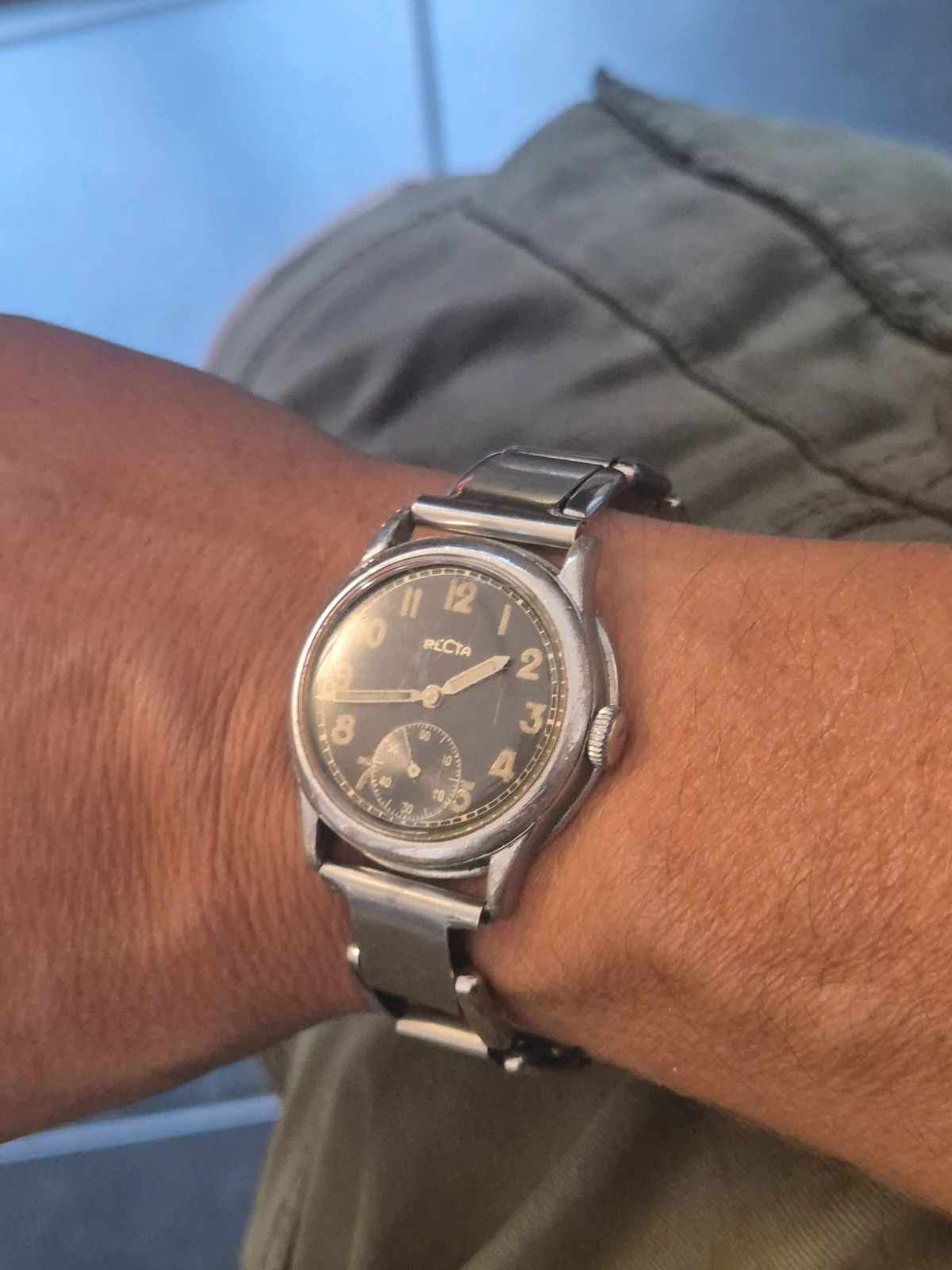 Montre Militaire Vintage RECTA Années 1940 – Calibre Suisse – Bracelet Expandro – taille 30–38 mm 5