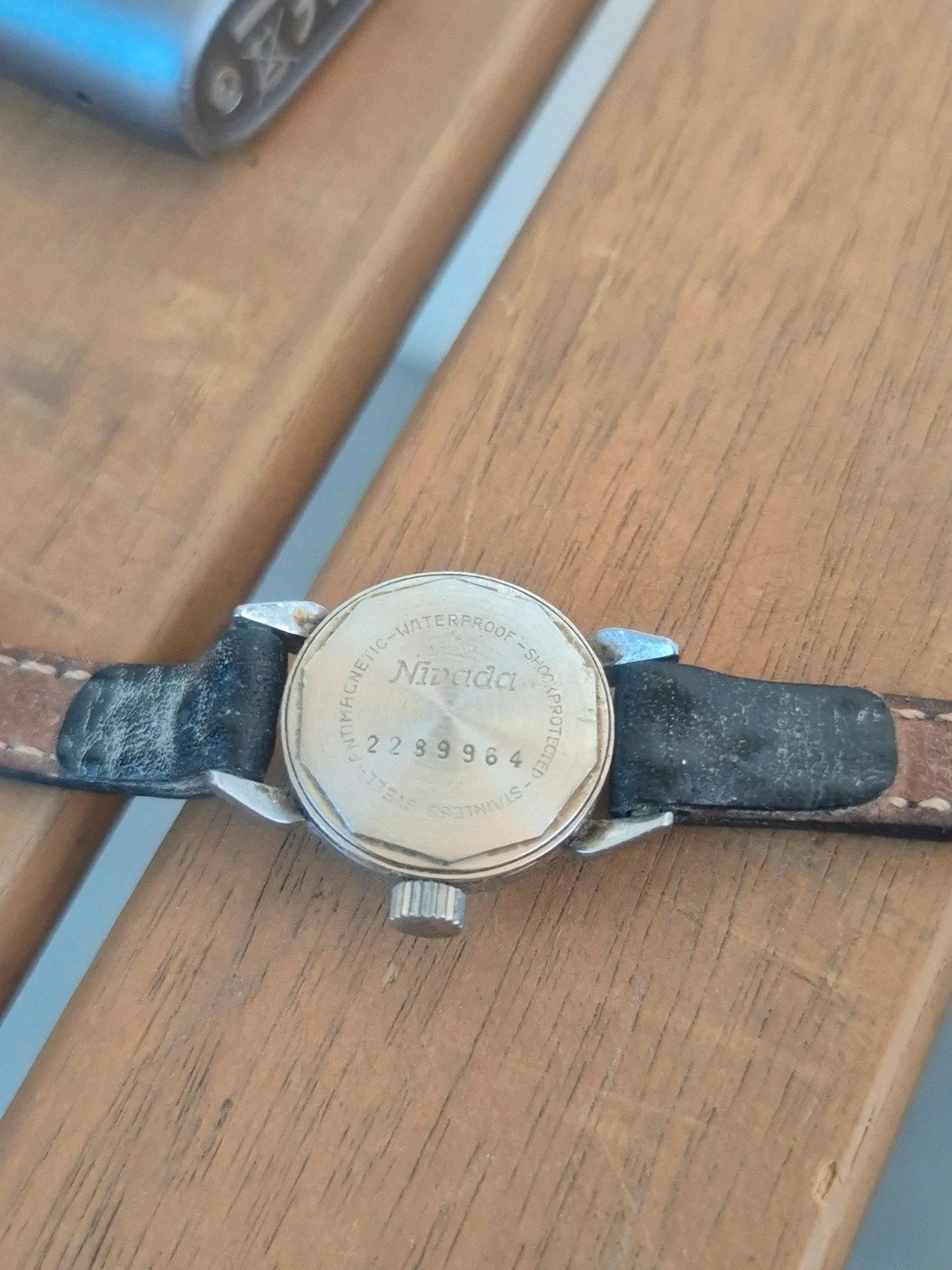 Montre Vintage Femme Nivada Rubis – Swiss Made – Nivada – taille Jusqu'à 30 mm 4