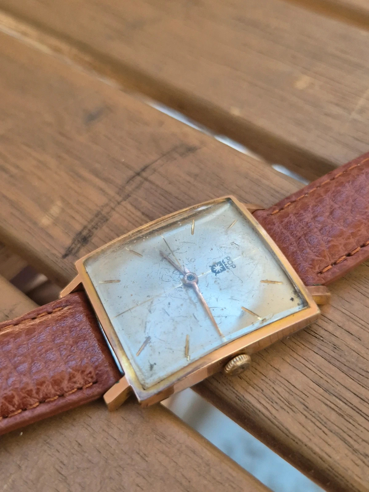 Montre vintage POP carrée – Mécanique à remontage manuel – Pour pièces / À réviser – taille 30–38 mm 3